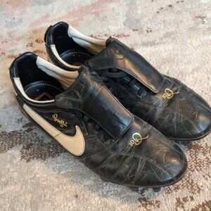Nike Ronaldinho Tiempo R10 FG